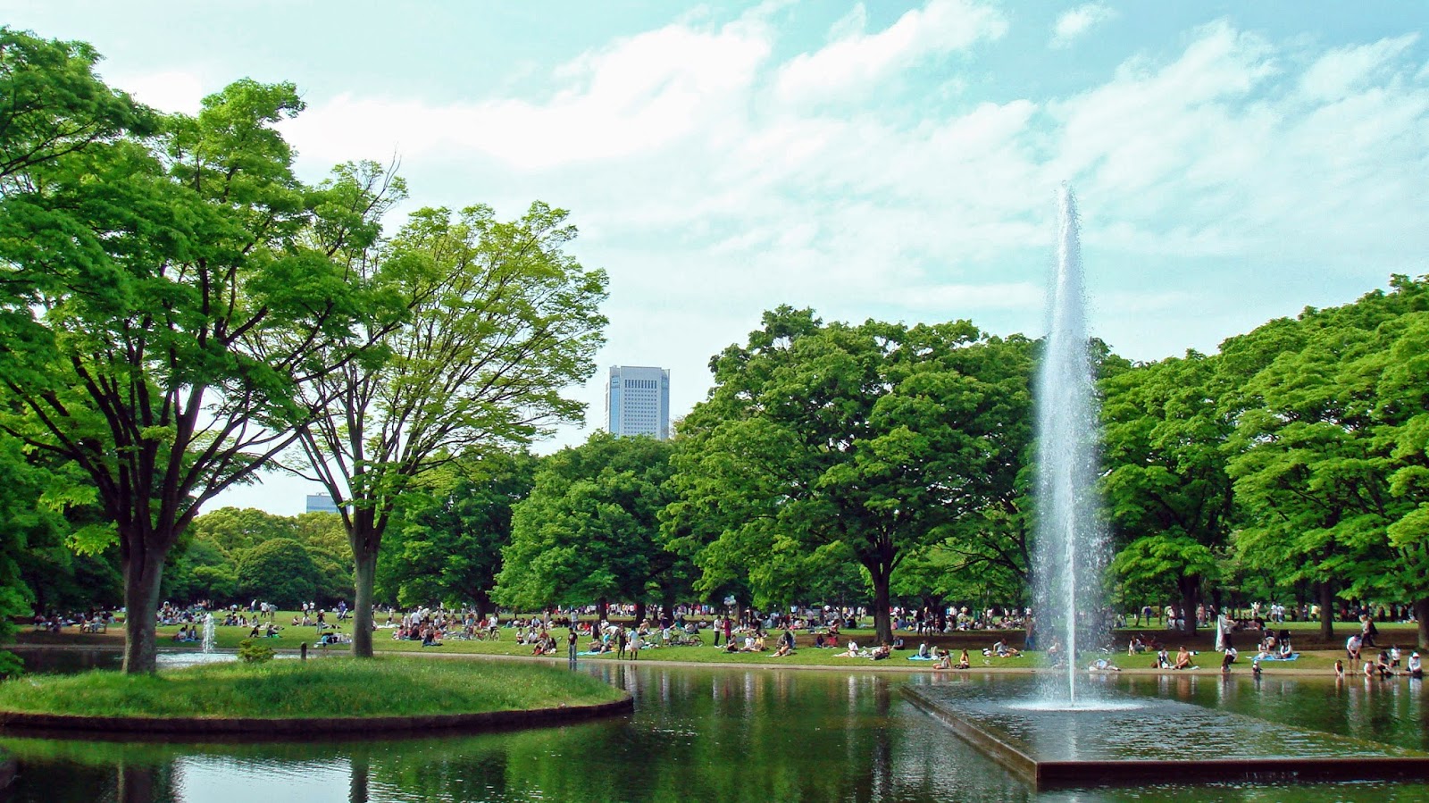 Fountain_Yoyogipark.JPG