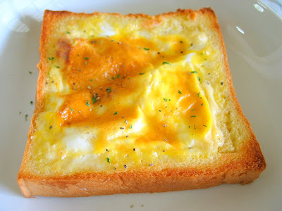 sunny+side+up+toast4.jpg