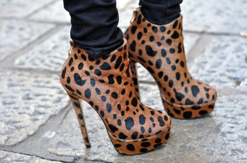 fashion-girl-high-heels-print-shoes-Favim.com-106205.jpg