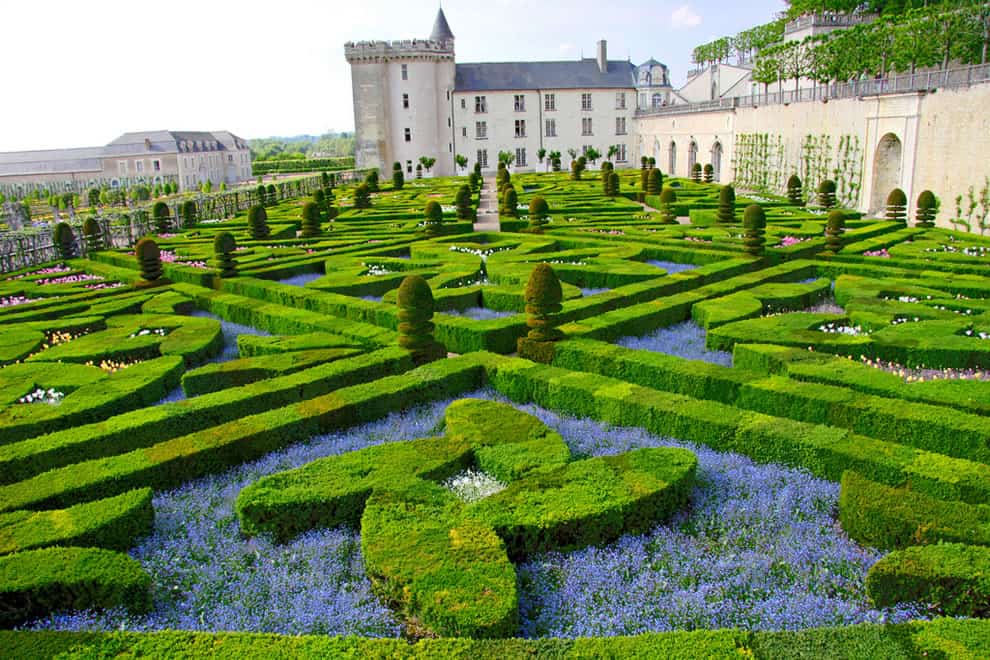 Villandry-castle-gardens.jpg