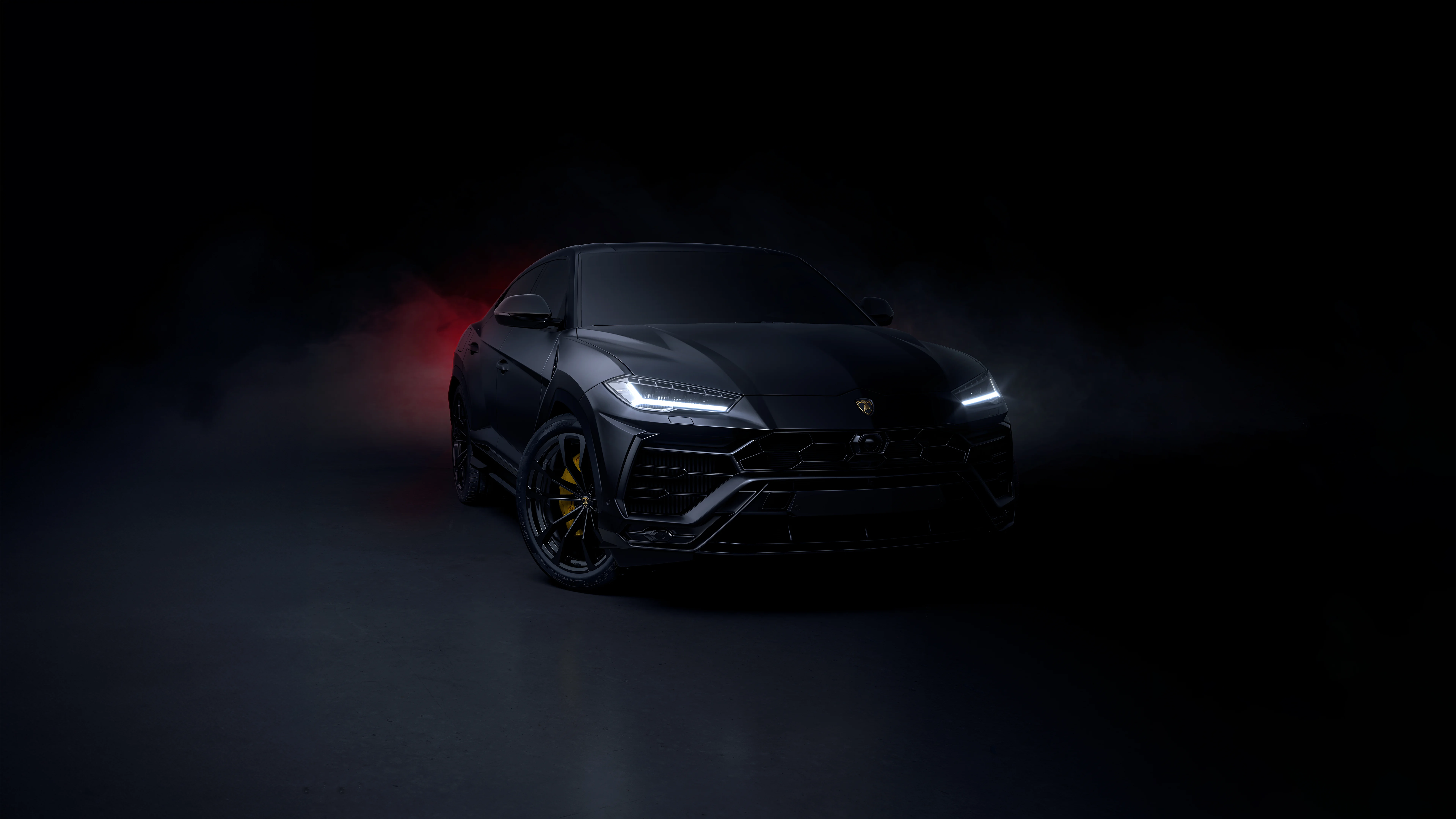 lamborghini-urus-7680x4320-18434.webp