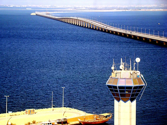 640px-Saudi_Bahrain_Bridge.webp