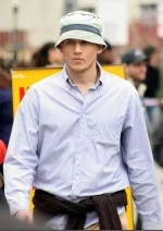 normal_candid5.webp
