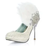 uxueux-talon-aiguille-en-similicuir-superieure-fermee-orteil-avec-le-mariage-de-plumes-de-str...webp