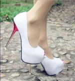 luxurious_20white_20high_20heels-f28707_large.webp