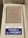 Aubervilliers_passerelle_de_la_fraternité_&_plaque.JPG