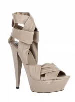 ladies sandals - Burberry Spring 2010.webp