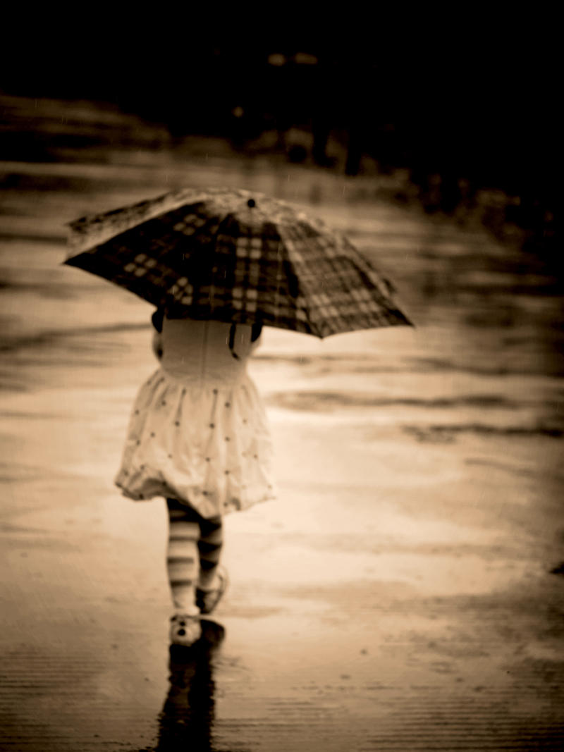 girl_in_the_rain_by_pickerel.jpg