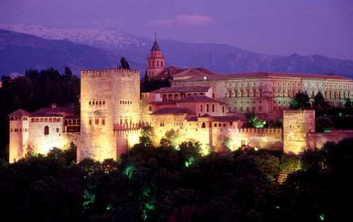 alhambra%20at%20night%20with%20mountains.jpg