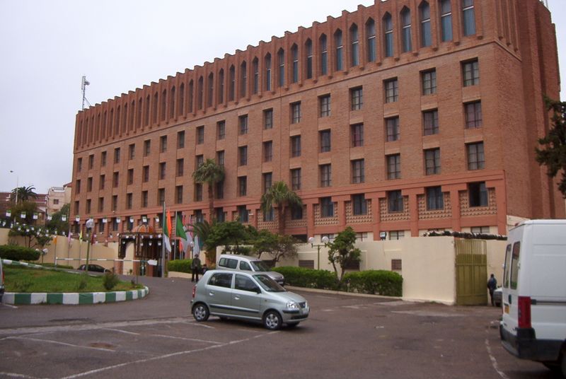 800px-Tlemcen_Hotel_Zianides.jpg