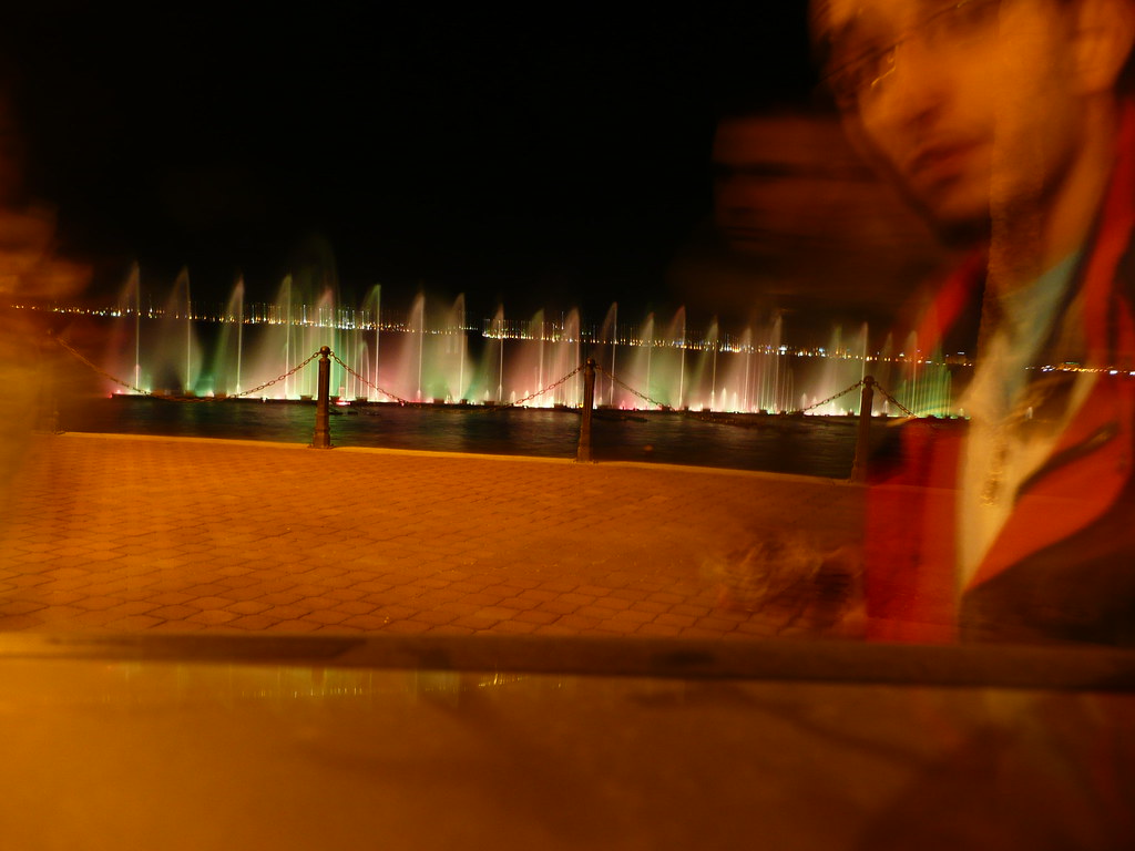 2247714925_6470223df8_b.jpg