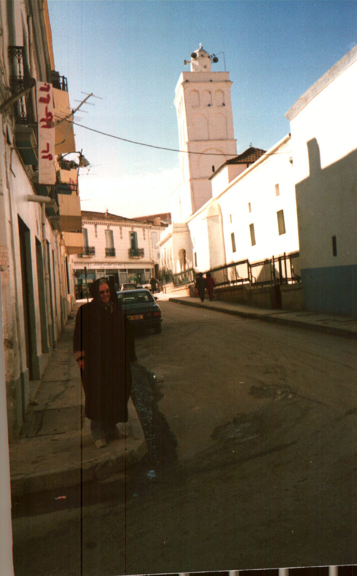 mosque_marche.jpg
