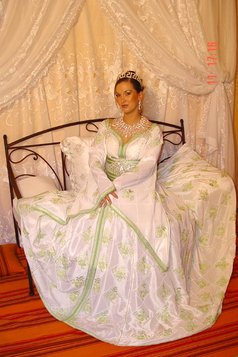 18770410.jpg