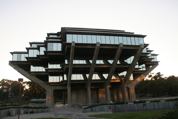 48-ucsdlibrary-thumb.jpg