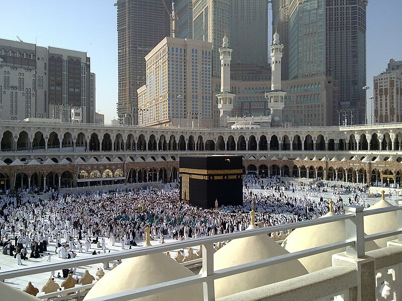 800px-Kaaba_in_macca.jpg