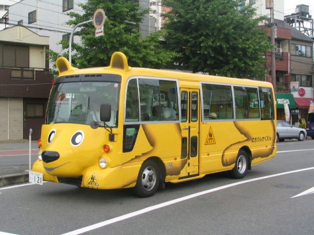 japanese_school_buses_640_07.jpg