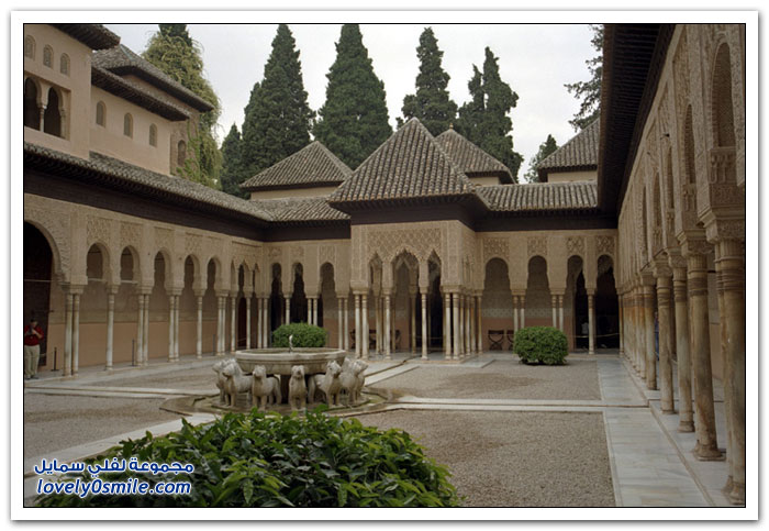 Alhambra-in-Andalusia-02.jpg