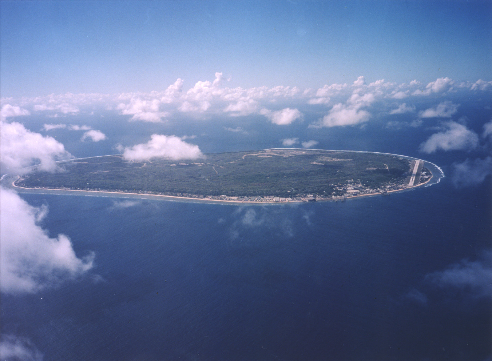 Aerial_view_of_Nauru.jpg