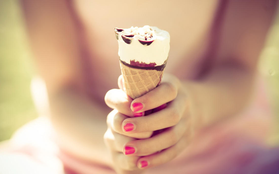wallpaper_ice_cream_by_isfe-d4gbza3.jpg