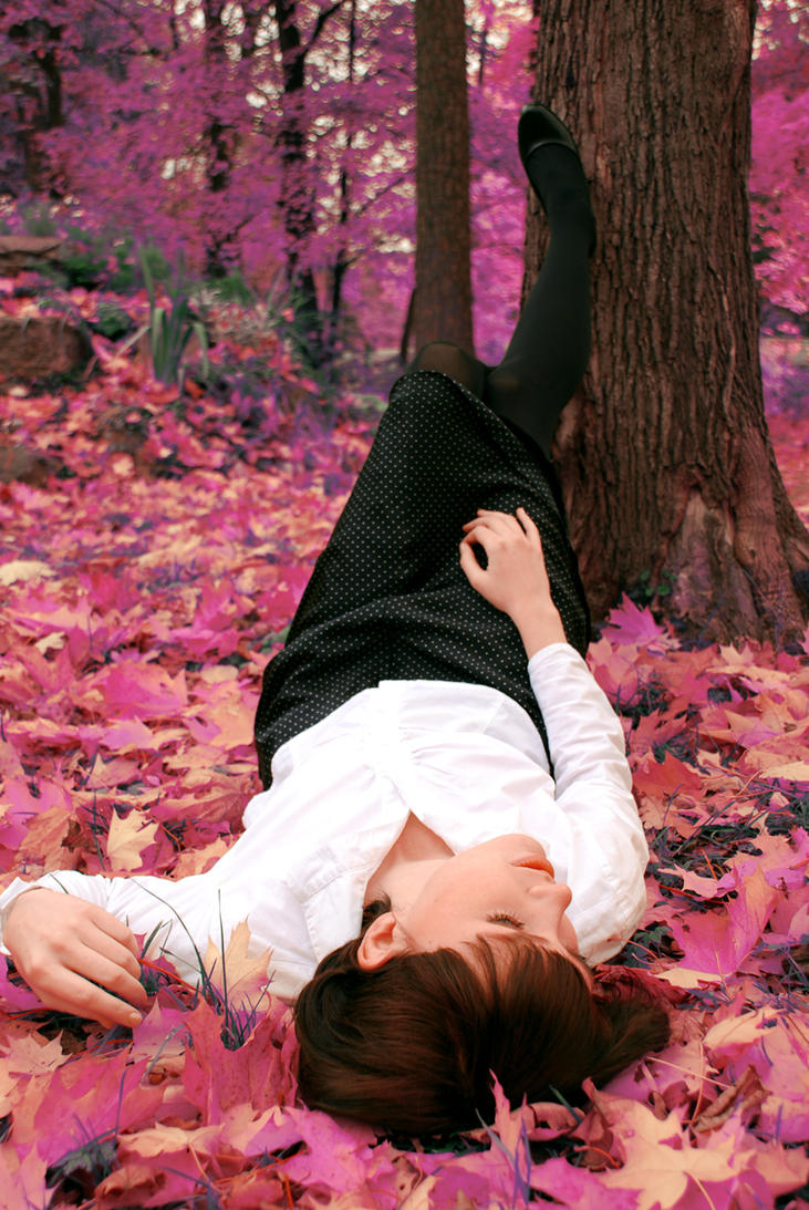 Lying_in_autumn_dreams__by_Bunnis.jpg