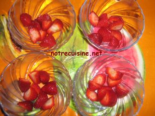 tiramisu-ai-fraise-coupelle-fraise-.jpg
