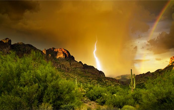 lightning-superstion-mountains.jpg