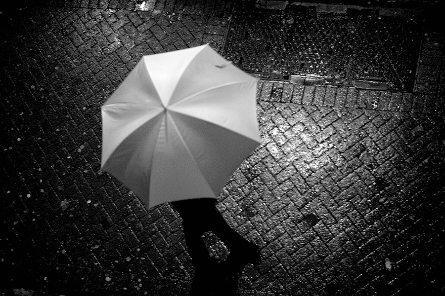 Umbrella_figure_by_fbuk.jpg