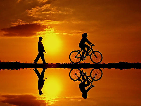 Sunset_Walk_by_hamkahatta.jpg