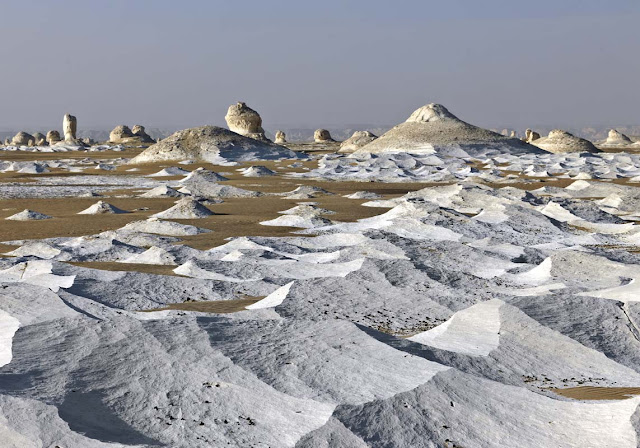 White+Desert+03.jpg