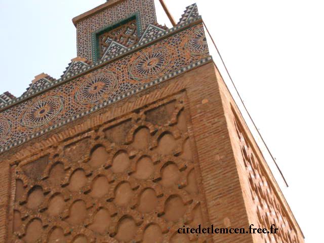 minaret%20bout%20sidi%20bou%20plus%20naturel%20lum%20nv.JPG