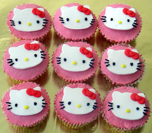 hello_kitty_cupcakes_5.jpg