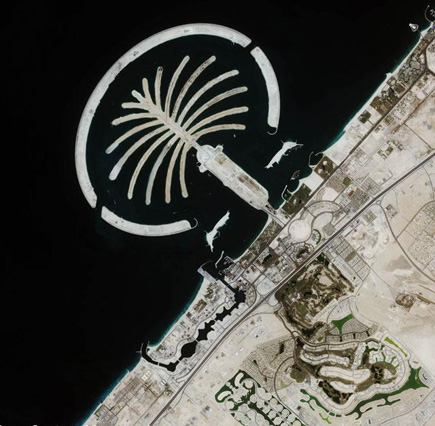 ig21_above_palmisland_uae_02.jpg