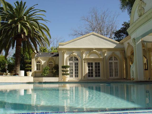 shahrukh-khan-house-palace-12.jpg