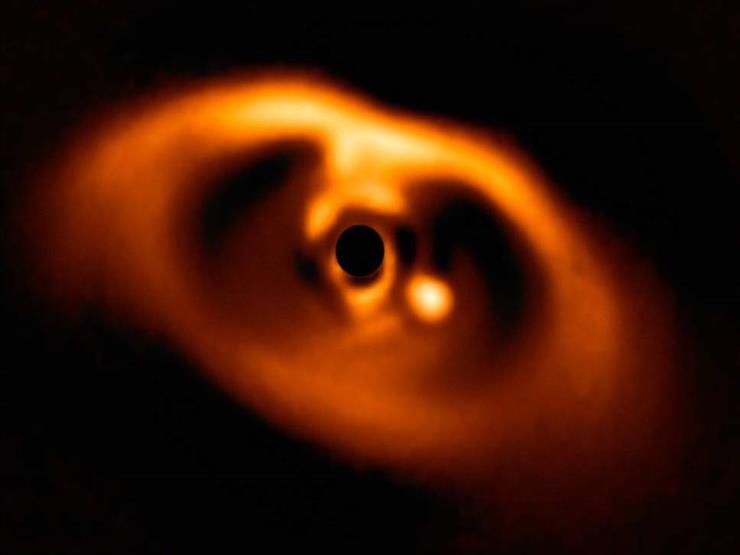 صورة إعجازية.. ولادة كوكب جديد في الفضاء Proxy.php?image=http%3A%2F%2Fmedia.linkonlineworld.com%2Fimg%2Flarge%2F2018%2F7%2F3%2F2018_7_3_12_42_26_176