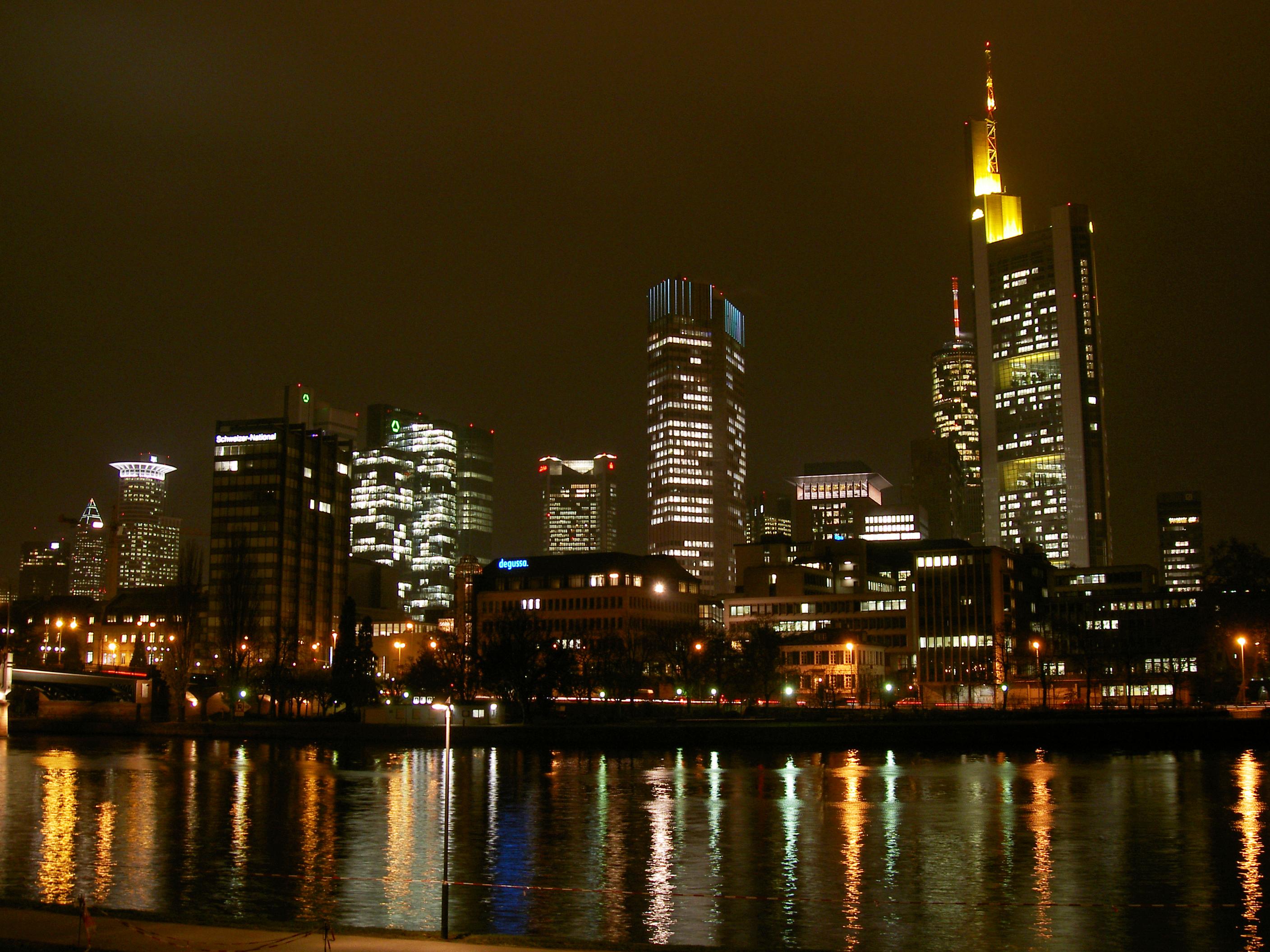 Frankfurt_am_Main_-_Skyline.jpg