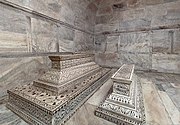 180px-Tombs-in-crypt.jpg