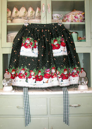 retrohalfapronwinterwonderland300.jpg