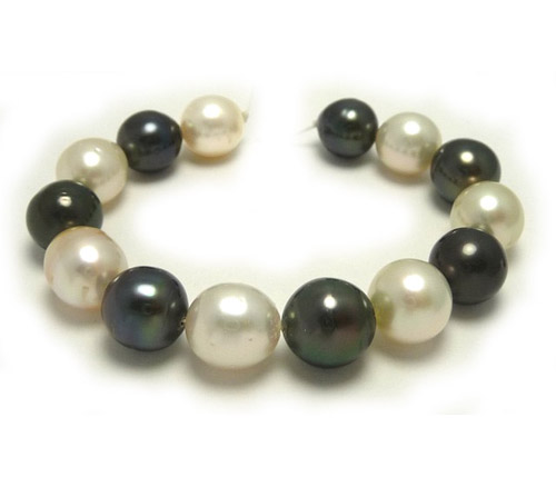 white-and-black-tahitian-pearl-bracelet-mbba-sm.jpg
