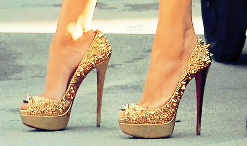 Christian-Louboutin-high-heels-studded-gold.jpg